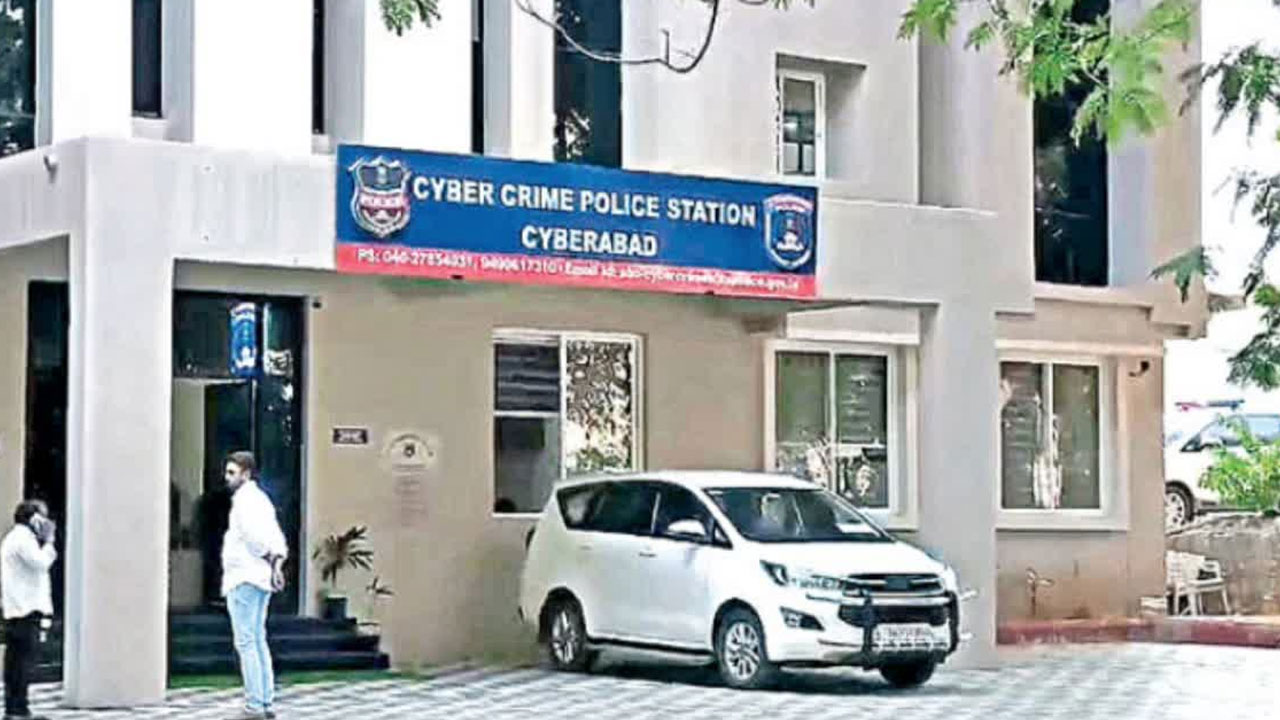 Cyber Frauds | తెలంగాణ సైబర్ సెక్యూరిటీ బ్యూరోలో సైబర్ స్కామ్ నేరాల తర్వాత అత్యధిక కేసులు అవే! Cyber Frauds | తెలంగాణ సైబర్ సెక్యూరిటీ బ్యూరోలో సైబర్ స్కామ్ నేరాల తర్వాత అత్యధిక కేసులు అవే!