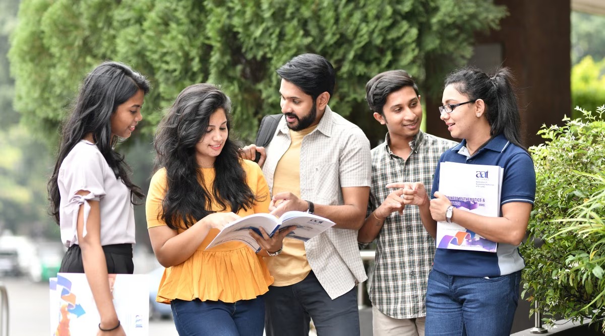 Students: భారత్, యూకే విద్యార్థులకు గుడ్ న్యూస్.. కీలక ఒప్పందంపై సంతకం Students: భారత్, యూకే విద్యార్థులకు గుడ్ న్యూస్.. కీలక ఒప్పందంపై సంతకం