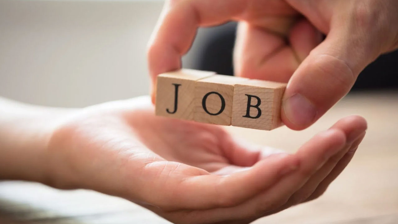 Job notifications | తెలంగాణ నిరుద్యోగులకు గుడ్ న్యూస్!.. త్వరలో 20వేల ఉద్యోగాలకు నోటిఫికేషన్ Job notifications | తెలంగాణ నిరుద్యోగులకు గుడ్ న్యూస్!.. త్వరలో 20వేల ఉద్యోగాలకు నోటిఫికేషన్
