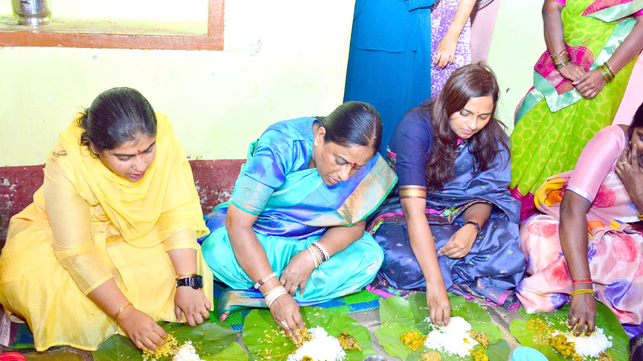 Konda Surekha | సున్నా నుండి సన్న బియ్యం ఘనత కాంగ్రెస్దే Konda Surekha | సున్నా నుండి సన్న బియ్యం ఘనత కాంగ్రెస్దే