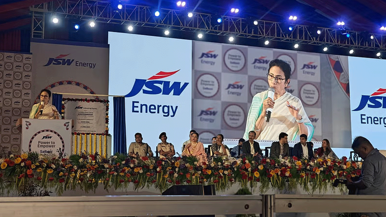 JSW: రూ.16 వేల కోట్ల పెట్టుబడి.. అల్ట్రా సూపర్ క్రిటికల్ థర్మల్ ప్లాంట్ నిర్మాణం ప్రారంభించిన మమతా బెనర్జీ JSW: రూ.16 వేల కోట్ల పెట్టుబడి.. అల్ట్రా సూపర్ క్రిటికల్ థర్మల్ ప్లాంట్ నిర్మాణం ప్రారంభించిన మమతా బెనర్జీ