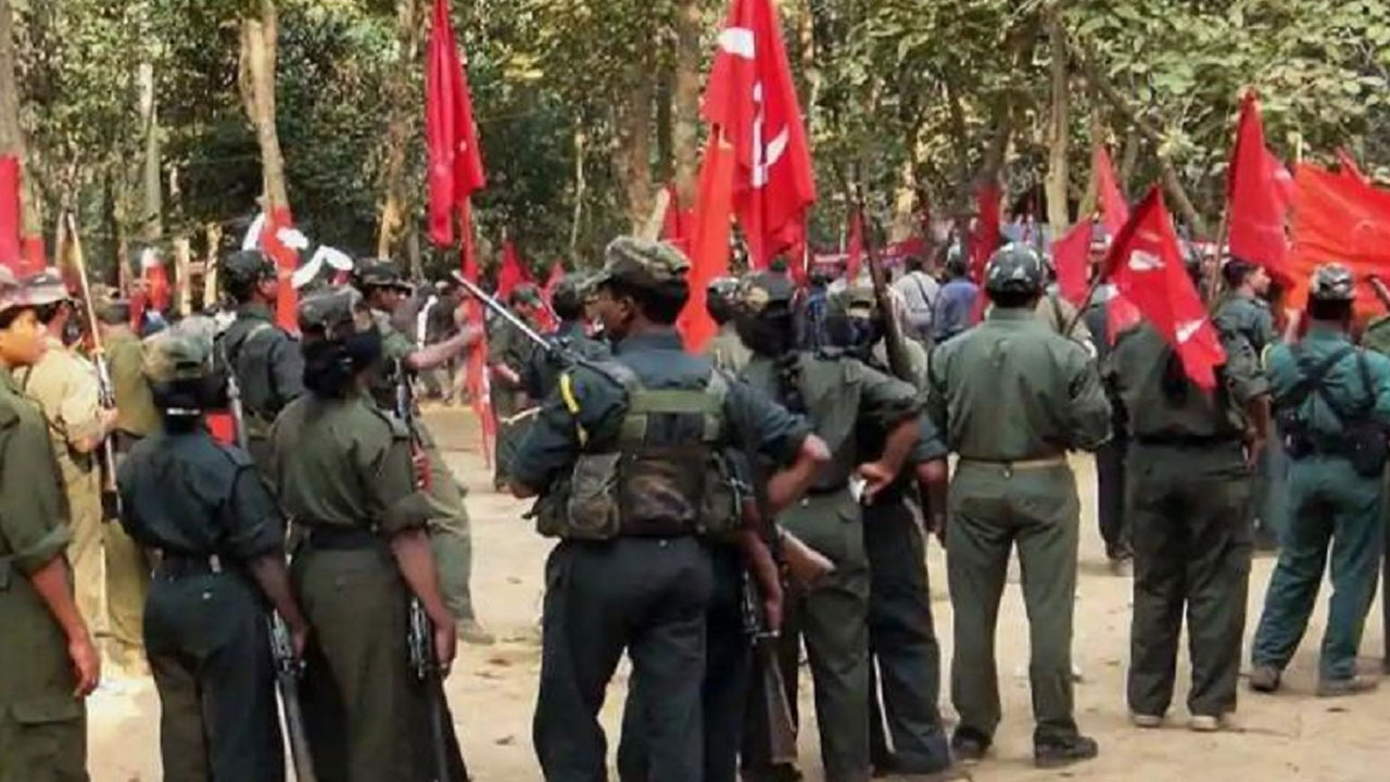 Maoist Party | మావోయిస్టులపై యుద్ధమేనా?.. రేవంత్, బండి మాటల వెనుక? Maoist Party | మావోయిస్టులపై యుద్ధమేనా?.. రేవంత్, బండి మాటల వెనుక?