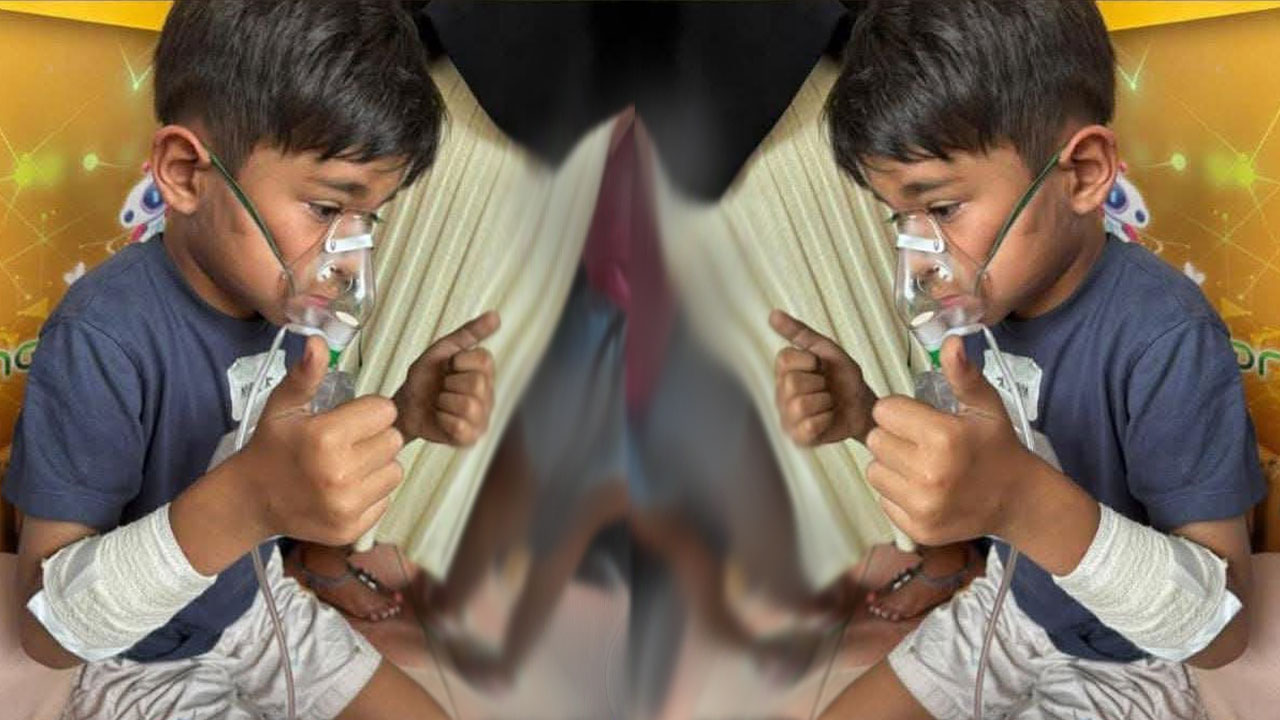 Pawan Kalyan | ఆసుపత్రిలో మాస్క్తో.. మార్క్ శంకర్! ఫోటో వైరల్ Pawan Kalyan | ఆసుపత్రిలో మాస్క్తో.. మార్క్ శంకర్! ఫోటో వైరల్