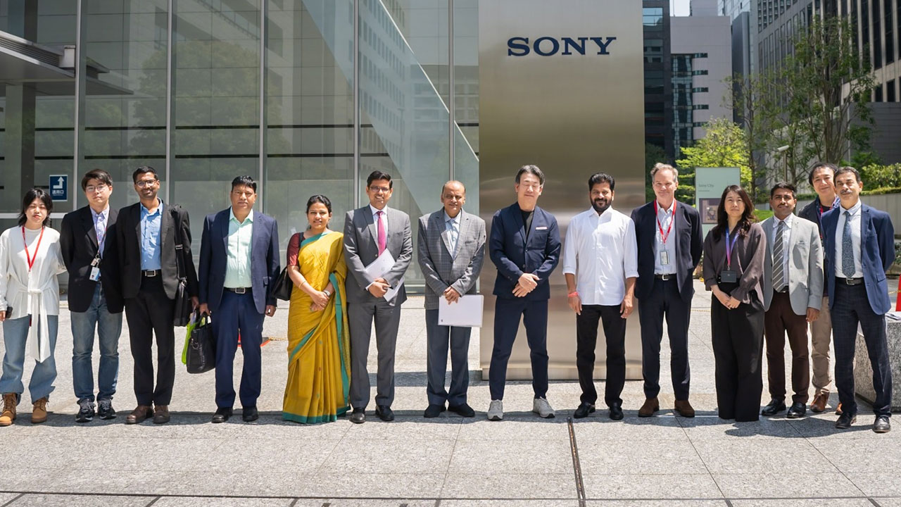 Japan | ఐకాన్ ఫిల్మ్ సిటీ ఏర్పాటుకు రండి: సోనీ కంపెనీతో సీఎం రేవంత్ రెడ్డి Japan | ఐకాన్ ఫిల్మ్ సిటీ ఏర్పాటుకు రండి: సోనీ కంపెనీతో సీఎం రేవంత్ రెడ్డి