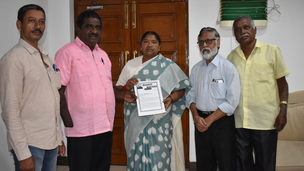 ఆపరేషన్ కగార్ తక్షణం నిలిపివేయాలి: మంత్రి సీతక్క ఆపరేషన్ కగార్ తక్షణం నిలిపివేయాలి: మంత్రి సీతక్క