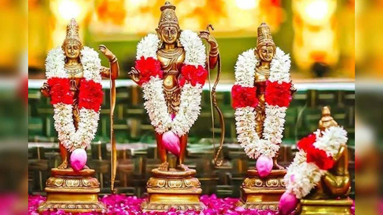 Sri Ramanavami | శ్రీరాముడిని ఈ పూలతో పూజిస్తే కోరిన కోరికలు నెరవేరుతాయట..! Sri Ramanavami | శ్రీరాముడిని ఈ పూలతో పూజిస్తే కోరిన కోరికలు నెరవేరుతాయట..!