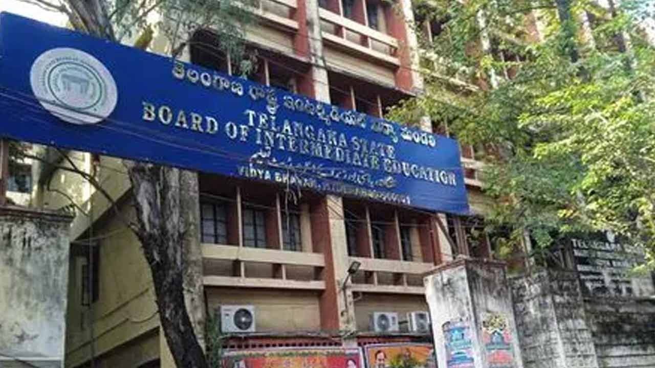 Academic Calendar | 2025 – 26 అకాడమిక్ క్యాలెండర్ విడుదల.. దసరా సెలవులు 8 రోజులే..! Academic Calendar | 2025 – 26 అకాడమిక్ క్యాలెండర్ విడుదల.. దసరా సెలవులు 8 రోజులే..!