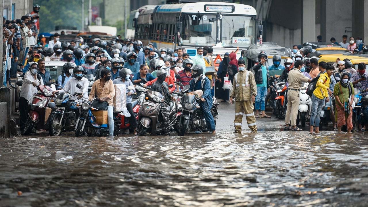 Rain Alert : తెలంగాణలో పలు చోట్ల వర్షాలు .. వాతావరణశాఖ వెల్లడి Rain Alert : తెలంగాణలో పలు చోట్ల వర్షాలు .. వాతావరణశాఖ వెల్లడి