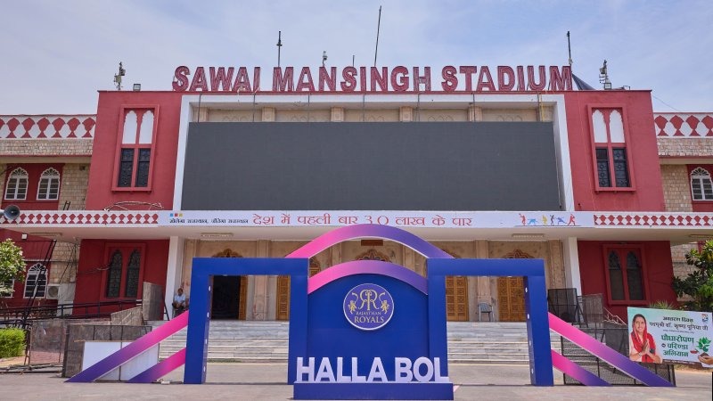 IPL: జైపూర్ స్టేడియానికి బాంబు బెదిరింపు! ముంబయ్, పంజాబ్ మ్యాచ్ వేదిక మార్పు IPL: జైపూర్ స్టేడియానికి బాంబు బెదిరింపు! ముంబయ్, పంజాబ్ మ్యాచ్ వేదిక మార్పు