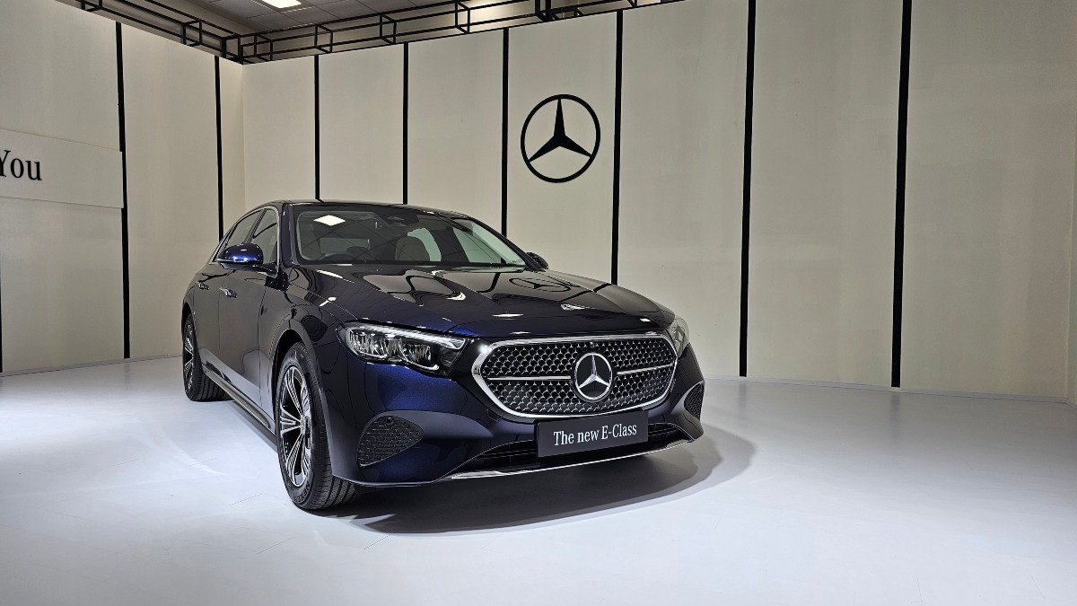 Mercedes-Benz: రెండు దశల్లో.. మెర్సిడెస్-బెంజ్ కార్ల ధరల సవరణ! Mercedes-Benz: రెండు దశల్లో.. మెర్సిడెస్-బెంజ్ కార్ల ధరల సవరణ!