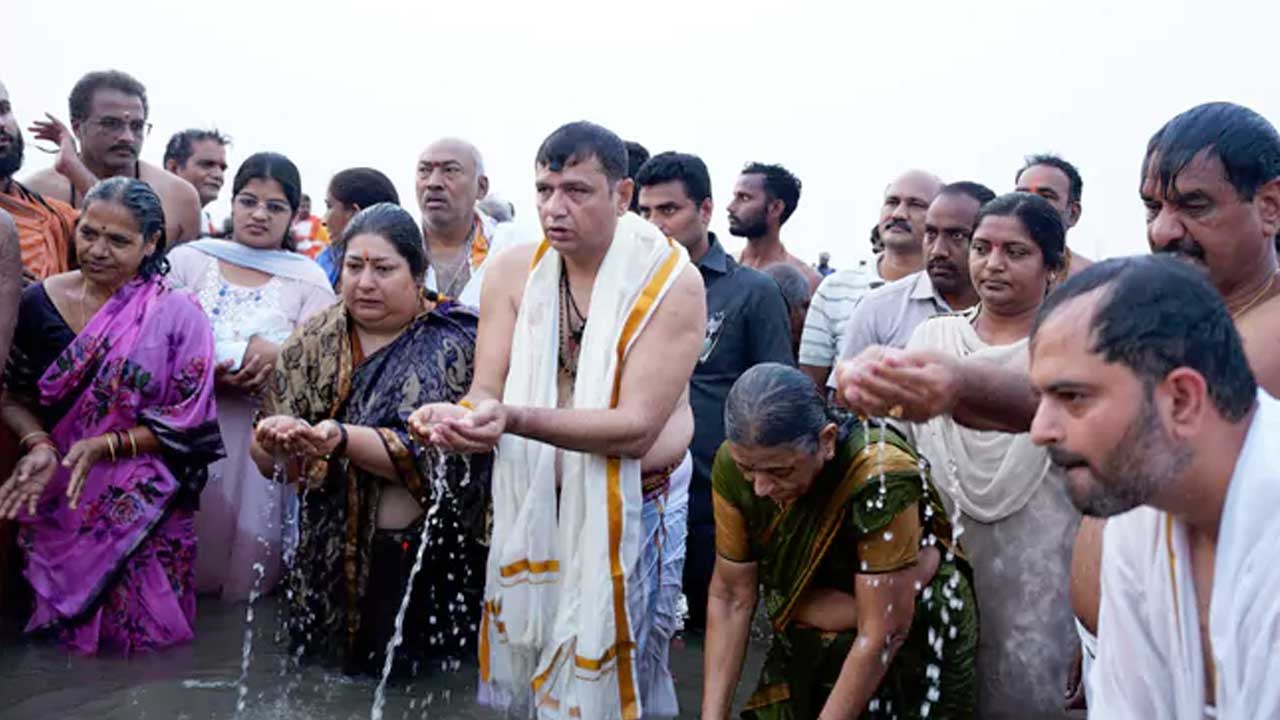 Saraswati River Pushkaram: తెలంగాణలో సరస్వతి నది పుష్కరాలు ప్రారంభం Saraswati River Pushkaram: తెలంగాణలో సరస్వతి నది పుష్కరాలు ప్రారంభం