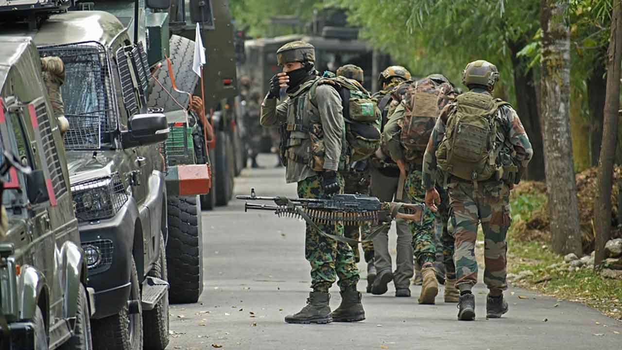 Indian Army | పాక్ రేంజర్ల కాల్పులు.. భారత జవాన్ మృతి Indian Army | పాక్ రేంజర్ల కాల్పులు.. భారత జవాన్ మృతి