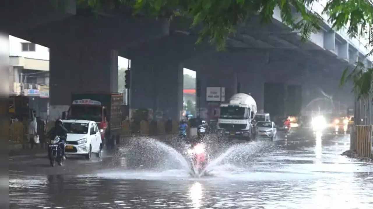 Monsoon Telangana | తెలంగాణలో మూడు రోజులు వానలు.. ఆ జిల్లాల్లో భారీగా! Monsoon Telangana | తెలంగాణలో మూడు రోజులు వానలు.. ఆ జిల్లాల్లో భారీగా!