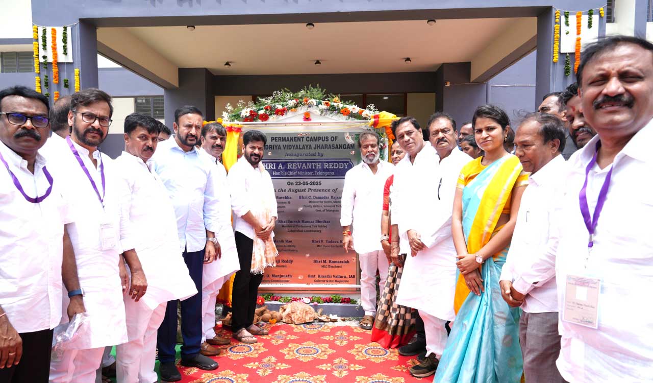 CM Revanth Reddy: రాష్ట్ర అభివృద్ధికి ప్రధాని మోదీని ఎన్నిసార్లయినా కలుస్తా: సీఎం రేవంత్ రెడ్డి CM Revanth Reddy: రాష్ట్ర అభివృద్ధికి ప్రధాని మోదీని ఎన్నిసార్లయినా కలుస్తా: సీఎం రేవంత్ రెడ్డి