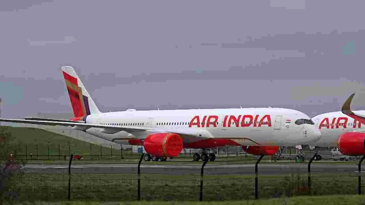 Air India flight: మరో విమానంలో సాంకేతిక లోపం Air India flight: మరో విమానంలో సాంకేతిక లోపం