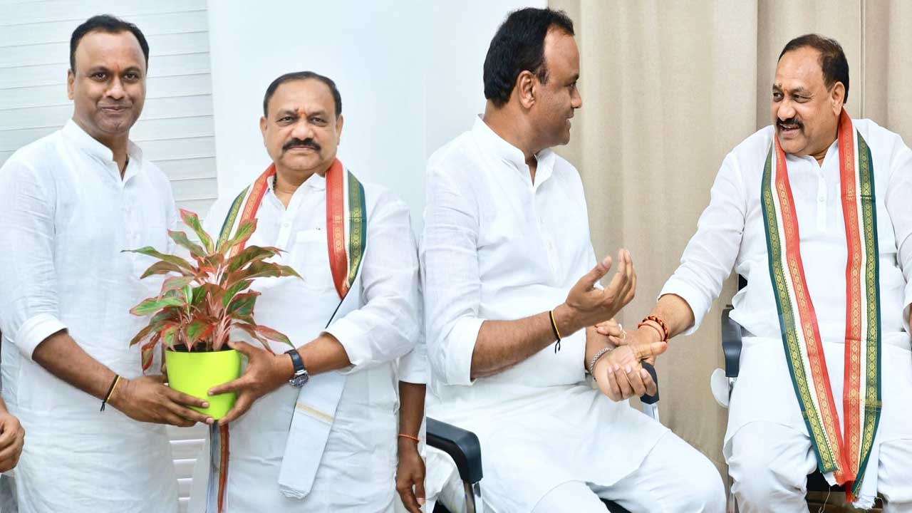Komatireddy Rajagopal Reddy: మెత్తబడ్డ రాజగోపాల్ రెడ్డి Komatireddy Rajagopal Reddy: మెత్తబడ్డ రాజగోపాల్ రెడ్డి
