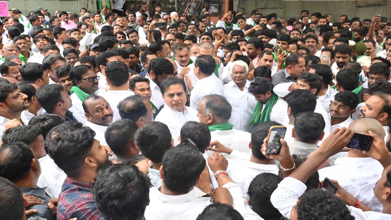 KTR: కక్ష సాధింపు రాజకీయాల్లో భాగమే కేసీఆర్ విచారణ: కేటీఆర్ KTR: కక్ష సాధింపు రాజకీయాల్లో భాగమే కేసీఆర్ విచారణ: కేటీఆర్
