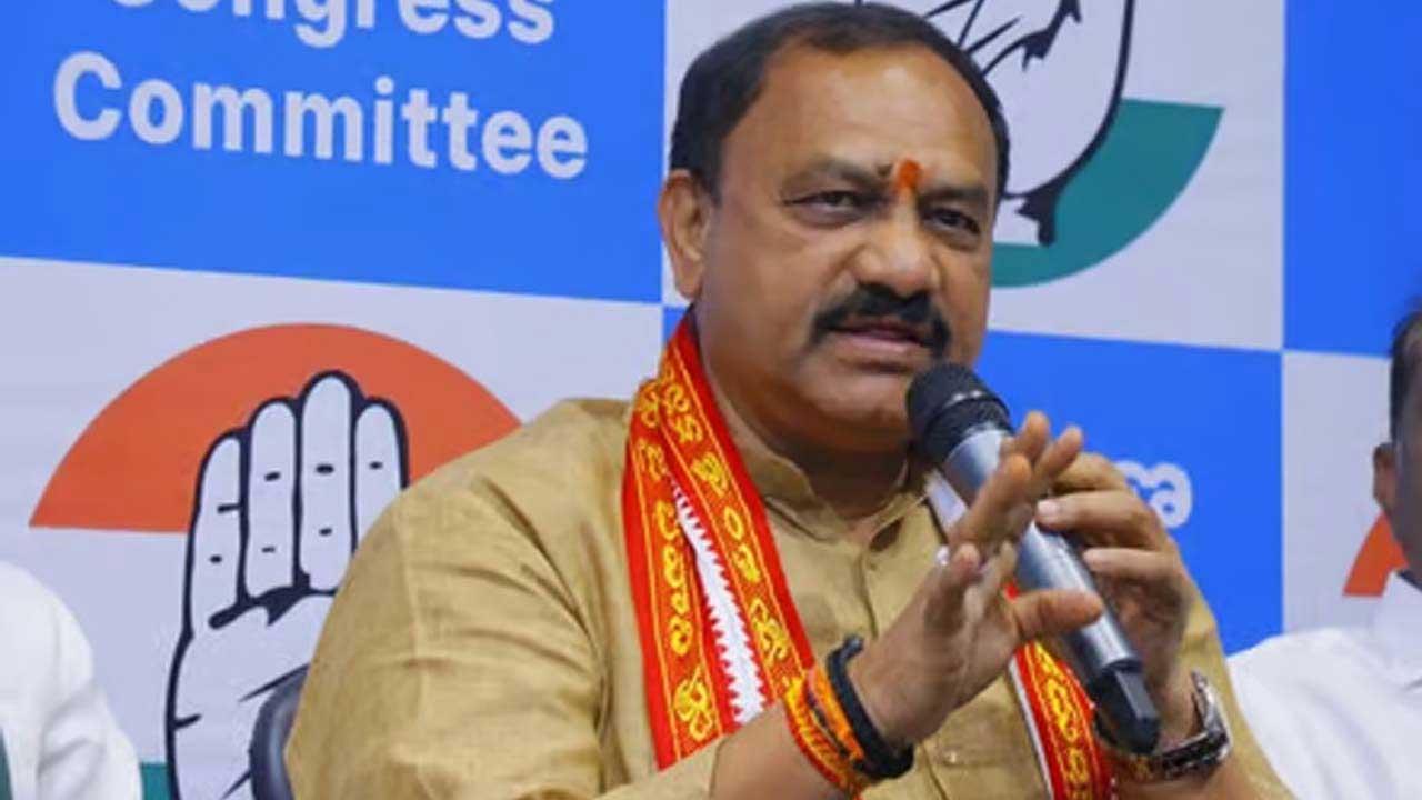TPCC Chief Mahesh Kumar Goud| సినీ తారల ఫోన్లు ఎందుకు ట్యాప్ చేయాల్సి వచ్చింది?: టీపీసీసీ చీఫ్ మహేష్ కుమార్ గౌడ్ TPCC Chief Mahesh Kumar Goud| సినీ తారల ఫోన్లు ఎందుకు ట్యాప్ చేయాల్సి వచ్చింది?: టీపీసీసీ చీఫ్ మహేష్ కుమార్ గౌడ్