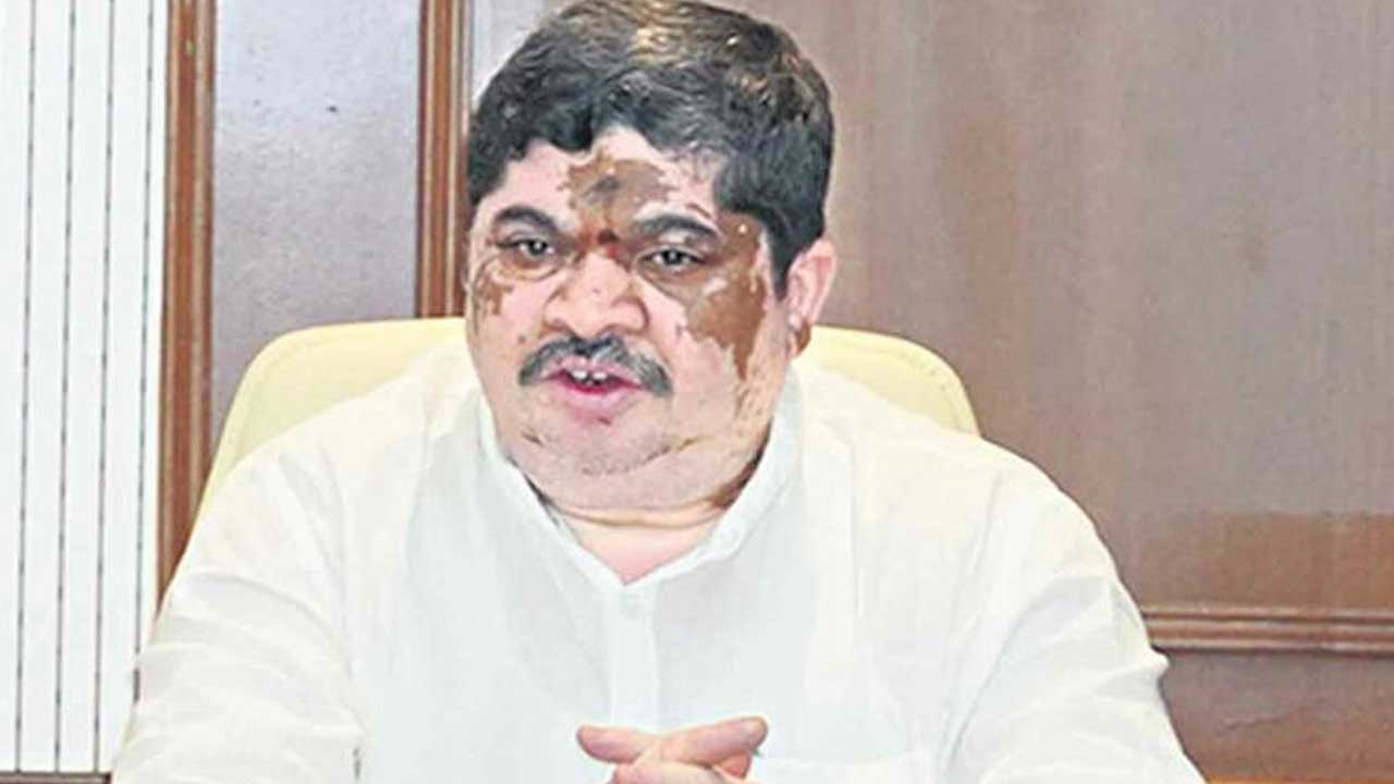 Minister Ponnam Prabhakar| మా ప్రభుత్వాన్ని అస్థిర పరిచేందుకు బీఆర్ఎస్ కుట్రలు: మంత్రి పొన్నం ప్రభాకర్ Minister Ponnam Prabhakar| మా ప్రభుత్వాన్ని అస్థిర పరిచేందుకు బీఆర్ఎస్ కుట్రలు: మంత్రి పొన్నం ప్రభాకర్