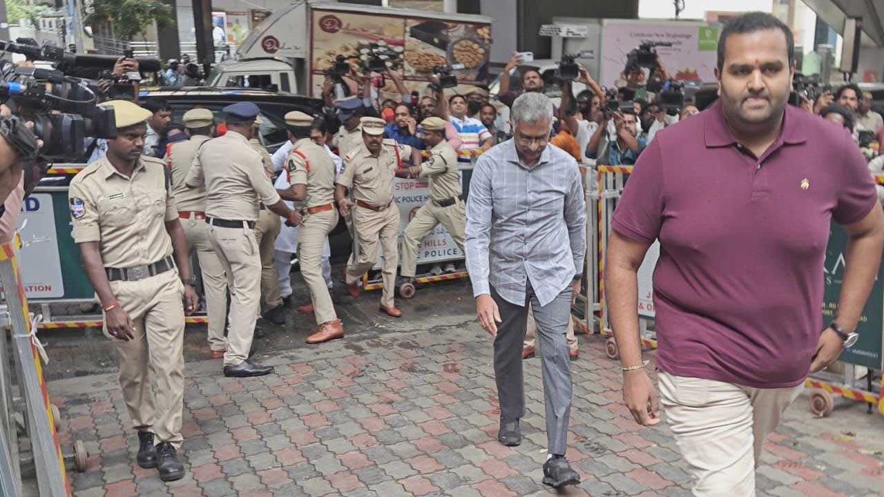 Prabhakar Rao: ఫోన్ ట్యాపింగ్ కేసులో మరోసారి ప్రభాకర్ రావు విచారణ! Prabhakar Rao: ఫోన్ ట్యాపింగ్ కేసులో మరోసారి ప్రభాకర్ రావు విచారణ!