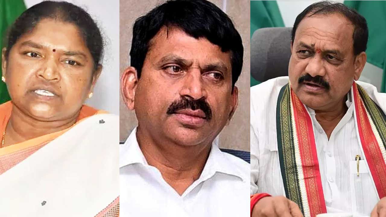 TPCC Chief Mahesh Kumar Goud: మంత్రులు పొంగులేటి..సీతక్కలపై పీసీసీ చీఫ్ మహేష్ కుమార్ గౌడ్ సీరియస్ ! TPCC Chief Mahesh Kumar Goud: మంత్రులు పొంగులేటి..సీతక్కలపై పీసీసీ చీఫ్ మహేష్ కుమార్ గౌడ్ సీరియస్ !