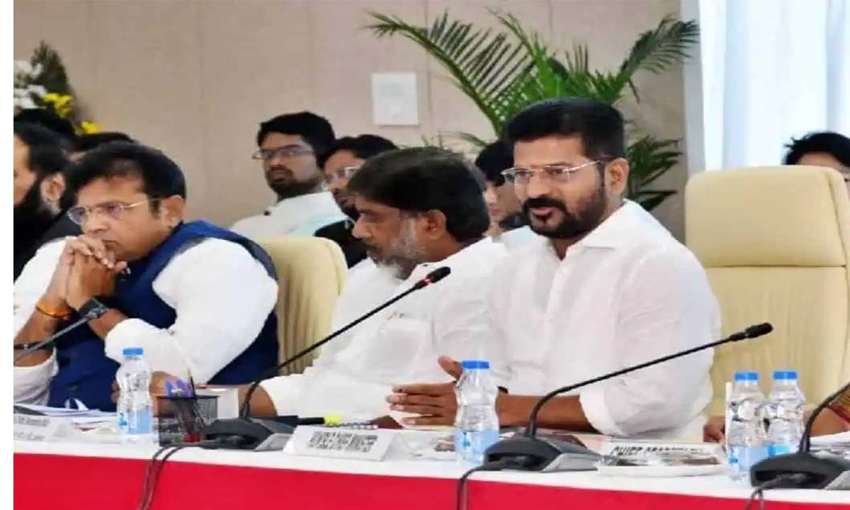 తెలంగాణ క్యాబినెట్లో.. ఉద్యోగుల డిమాండ్లపై చర్చ తెలంగాణ క్యాబినెట్లో.. ఉద్యోగుల డిమాండ్లపై చర్చ