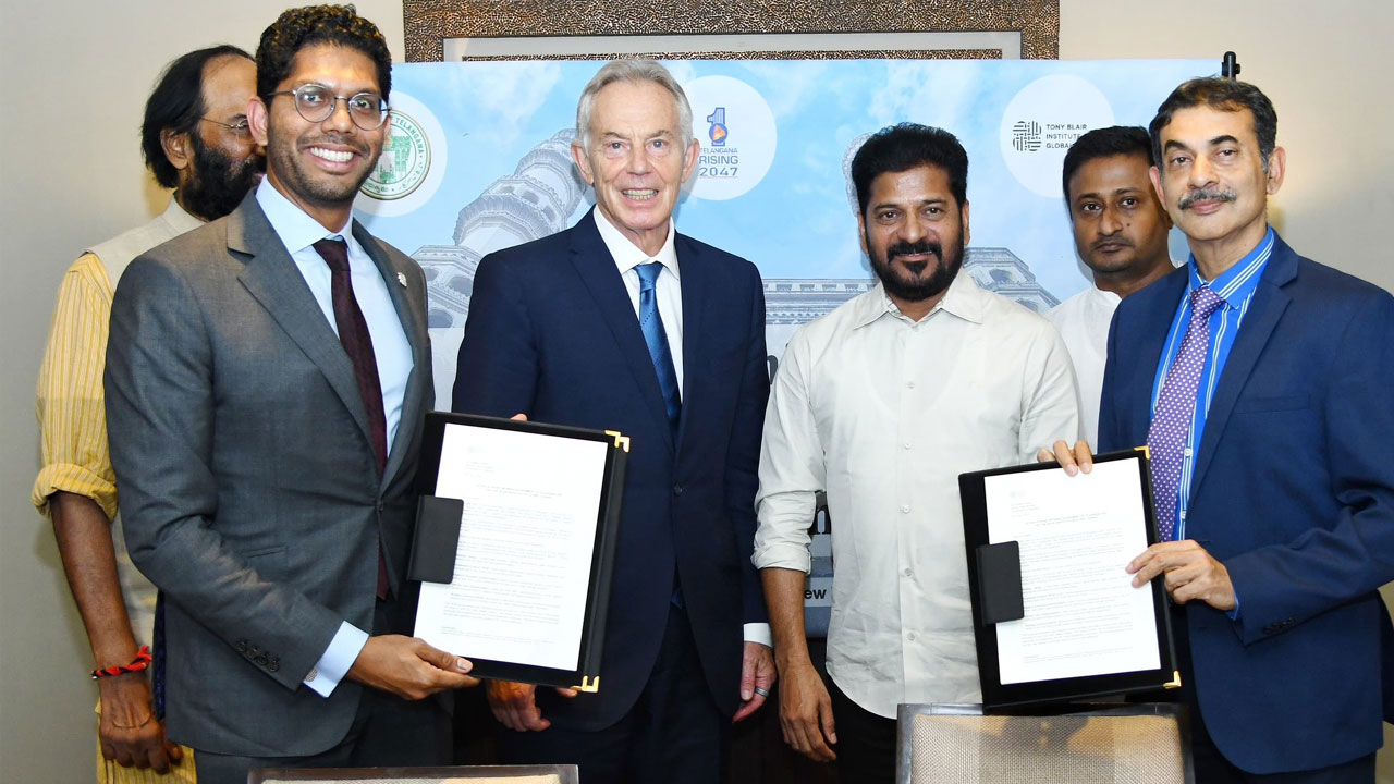 Tony Blair | తెలంగాణ రైజింగ్ 2047 విజన్ భేష్.. యూకే మాజీ ప్రధాని బ్లెయిర్ ప్రశంసలు Tony Blair | తెలంగాణ రైజింగ్ 2047 విజన్ భేష్.. యూకే మాజీ ప్రధాని బ్లెయిర్ ప్రశంసలు