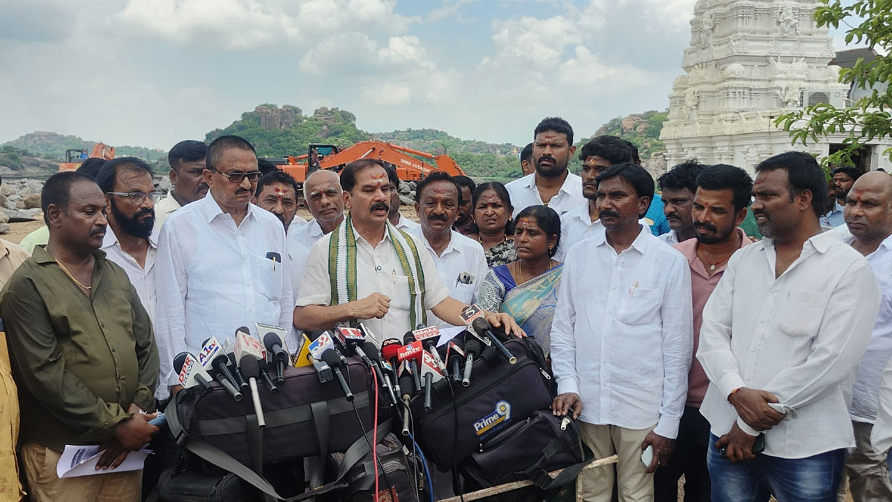 Bhadrakali lake | భద్రకాళి చెరువు పూడికతీతలో కాంగ్రెస్ నాయకుల కమిషన్ల మేత : దాస్యం వినయ్ భాస్కర్ Bhadrakali lake | భద్రకాళి చెరువు పూడికతీతలో కాంగ్రెస్ నాయకుల కమిషన్ల మేత : దాస్యం వినయ్ భాస్కర్