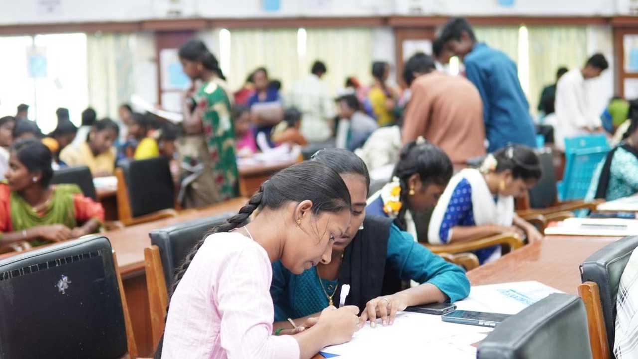 PNB హౌసింగ్ ఫైనాన్స్ చేయుత.. విద్యార్థులకు ఉపకారవేతనాలు PNB హౌసింగ్ ఫైనాన్స్ చేయుత.. విద్యార్థులకు ఉపకారవేతనాలు