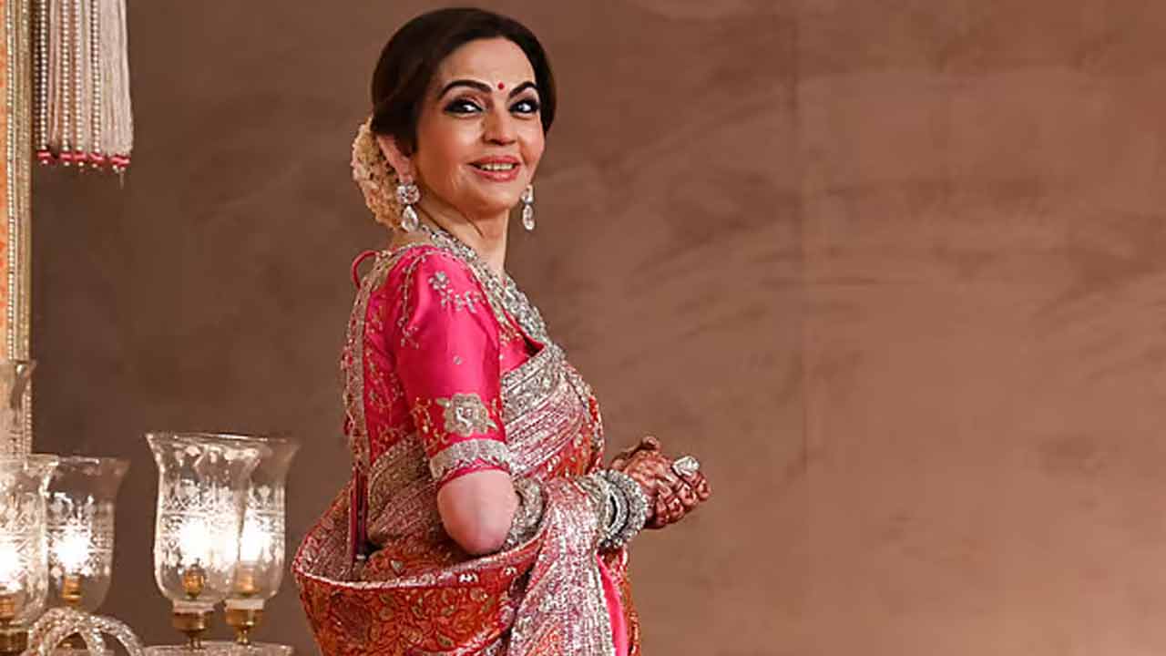 Nita Ambani | బల్కంపేట ఎల్లమ్మకు నీతా అంబానీ భారీ విరాళం.. ఎంతంటే..? Nita Ambani | బల్కంపేట ఎల్లమ్మకు నీతా అంబానీ భారీ విరాళం.. ఎంతంటే..?