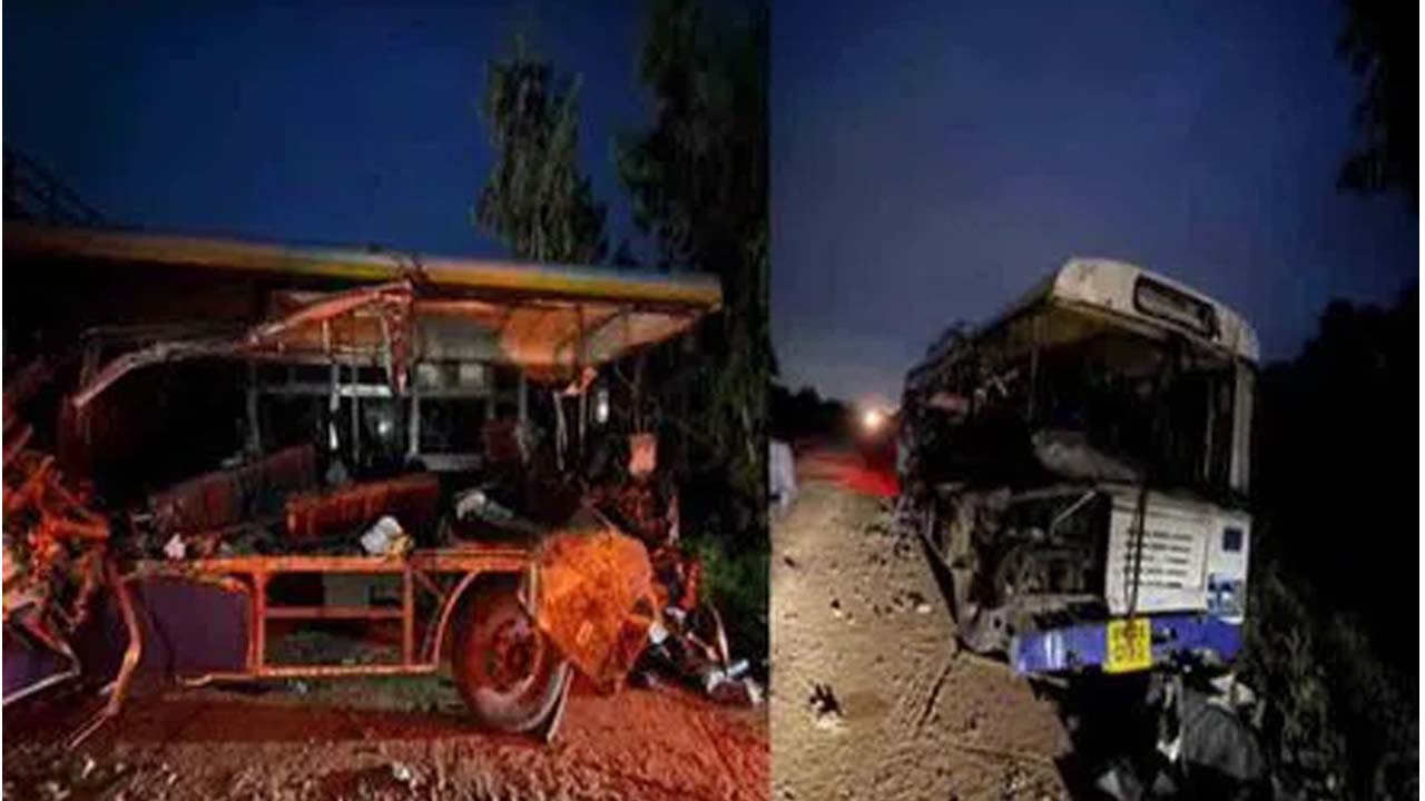 Road Accident: కర్ణాటకలో ఘోర రోడ్డు ప్రమాదం.. ఆరుగురు ఏపీ వాసుల దుర్మరణం Road Accident: కర్ణాటకలో ఘోర రోడ్డు ప్రమాదం.. ఆరుగురు ఏపీ వాసుల దుర్మరణం