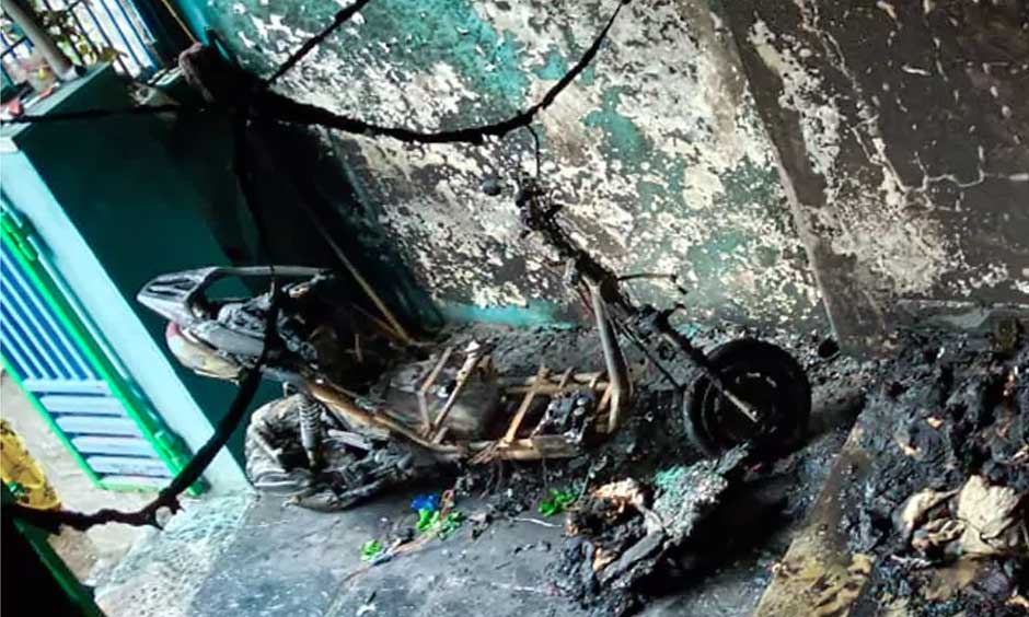 Exploding Electric Vehicle| పేలిన ఎలక్ట్రిక్ వాహనం…మహిళ మృతి Exploding Electric Vehicle| పేలిన ఎలక్ట్రిక్ వాహనం…మహిళ మృతి