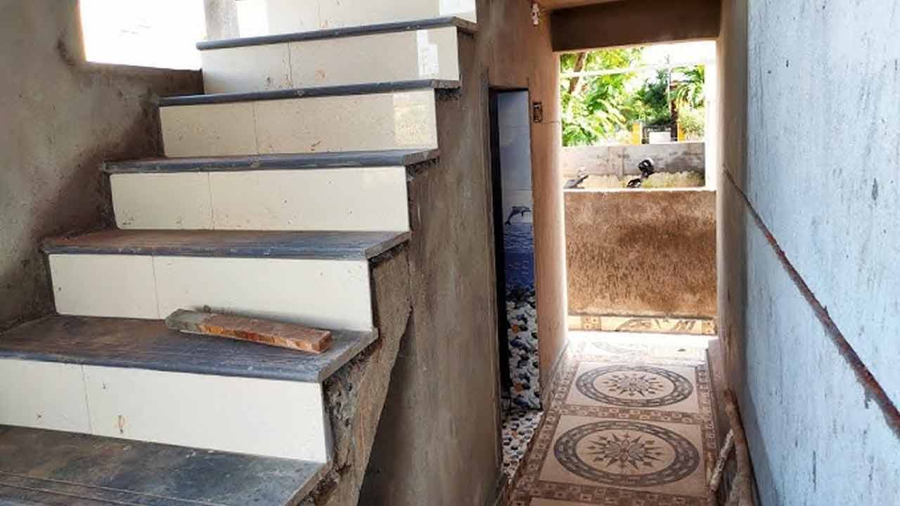 Vastu Tips | ఇంటి మెట్ల కింద బాత్రూమ్ నిర్మించారా..? ఆర్థిక సంక్షోభం తప్పదట..! Vastu Tips | ఇంటి మెట్ల కింద బాత్రూమ్ నిర్మించారా..? ఆర్థిక సంక్షోభం తప్పదట..!