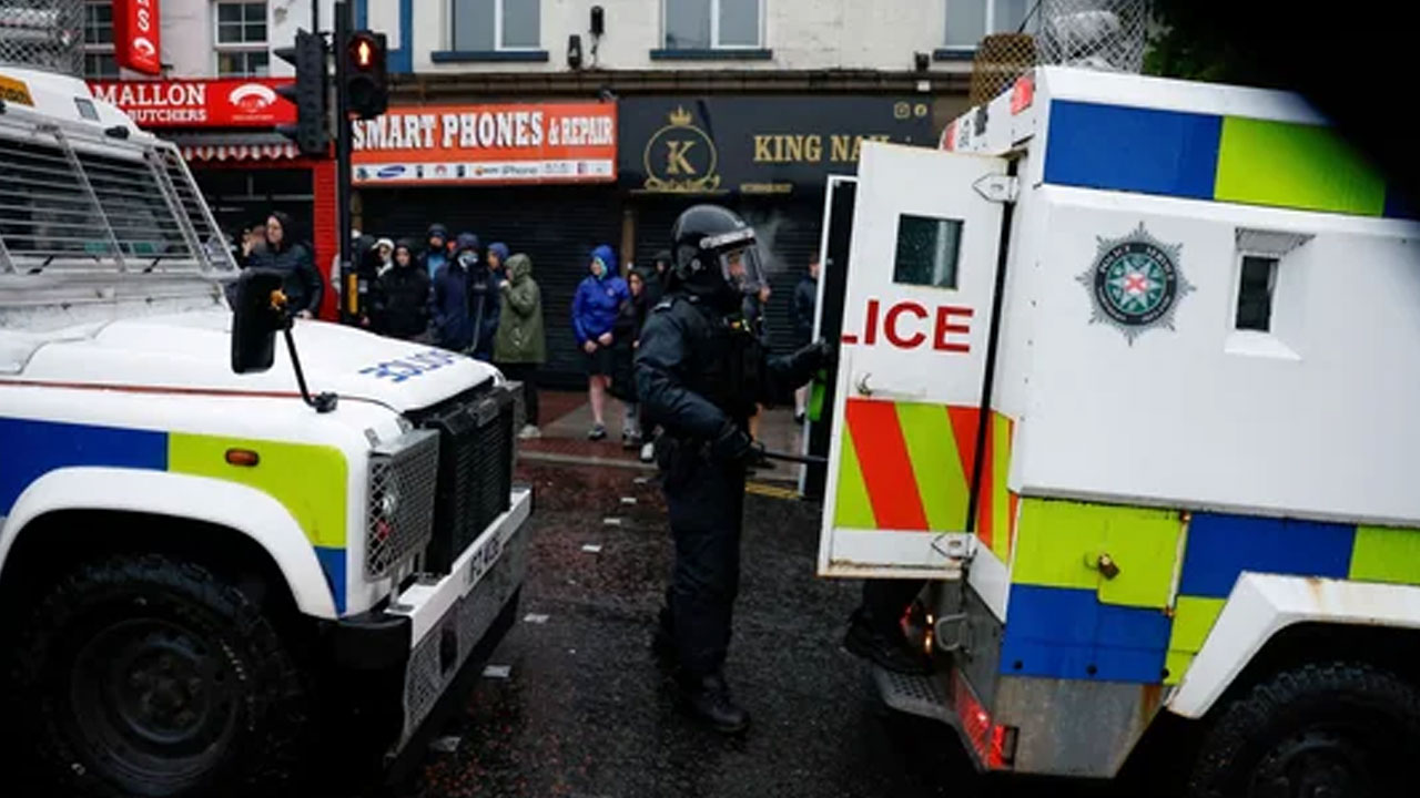 Indian Attacked Dublin | నెత్తురు కారేలా దాడి చేసి.. వివస్తృడిని చేసి.. ఐర్లాండ్లో భారతీయ యువకుడిపై అమానుషం.. Indian Attacked Dublin | నెత్తురు కారేలా దాడి చేసి.. వివస్తృడిని చేసి.. ఐర్లాండ్లో భారతీయ యువకుడిపై అమానుషం..
