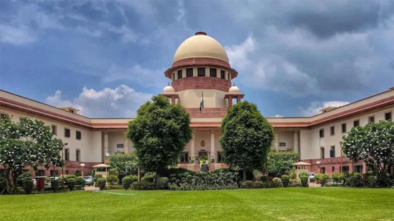 Telangana BRS MLA Defection Case | సుప్రీంకోర్టు తీర్పుపై బీఆర్ఎస్, కాంగ్రెస్, బీజేపీల భిన్న స్పందనలు Telangana BRS MLA Defection Case | సుప్రీంకోర్టు తీర్పుపై బీఆర్ఎస్, కాంగ్రెస్, బీజేపీల భిన్న స్పందనలు