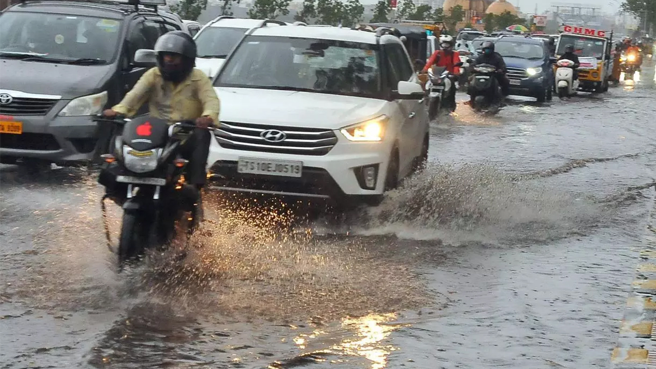Heavy Rainfall | తెలుగు రాష్ట్రాలకు వర్ష సూచనలు! Heavy Rainfall | తెలుగు రాష్ట్రాలకు వర్ష సూచనలు!
