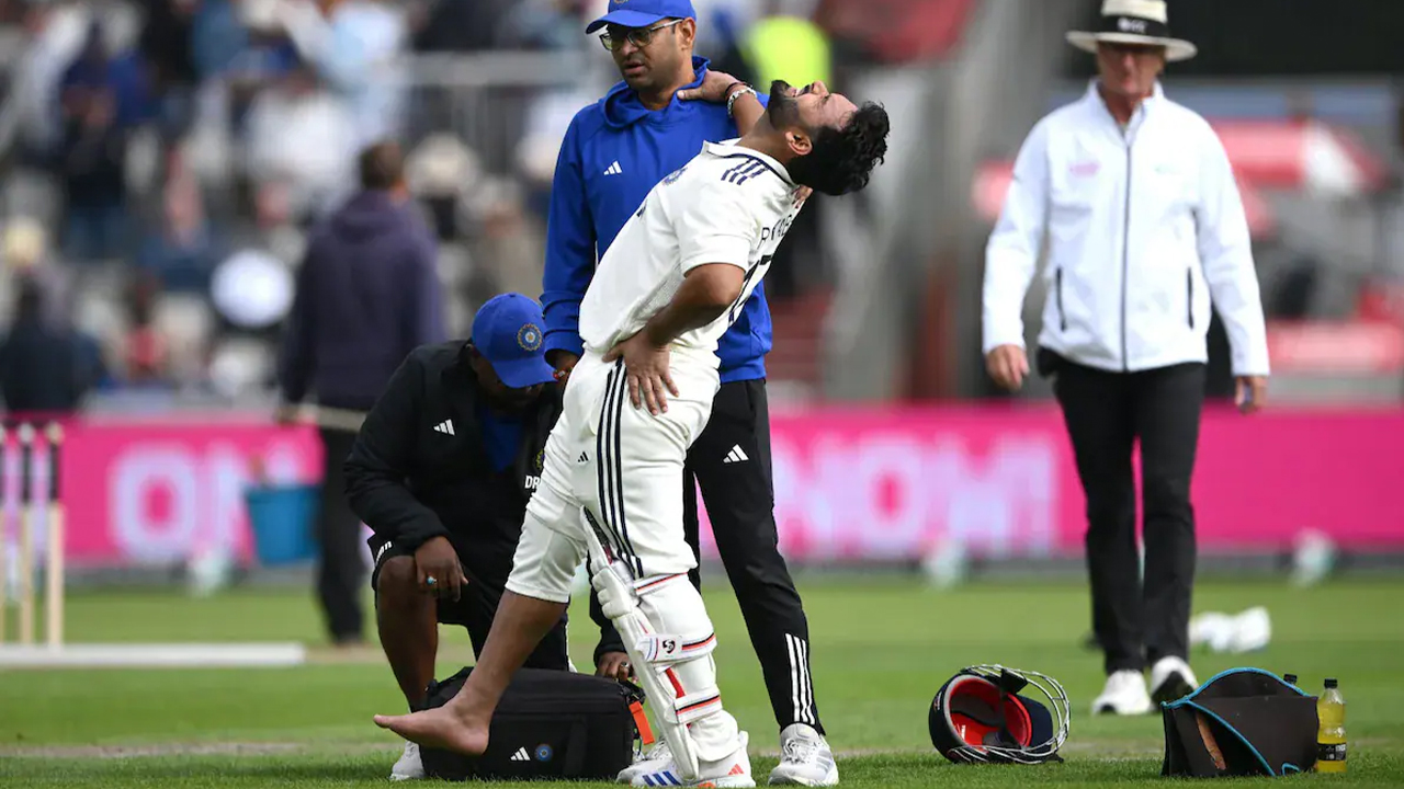 IND vs ENG Test Series | షాకింగ్..గాయంతోనే బ్యాటింగ్ కు దిగిన రిషబ్ పంత్ ! IND vs ENG Test Series | షాకింగ్..గాయంతోనే బ్యాటింగ్ కు దిగిన రిషబ్ పంత్ !
