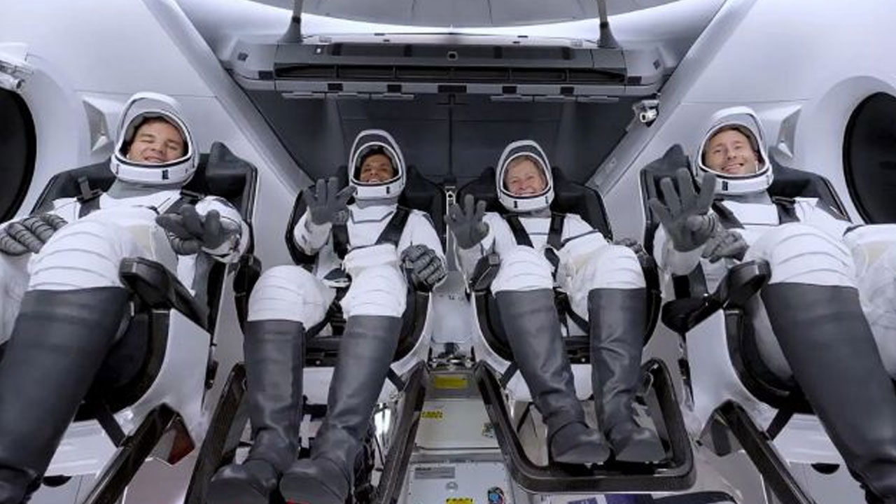 Axiom-4 mission | భూమికి తిరుగుపయనమైన శుభాంశు శుక్లా.. 22 గంటల కీలక జర్నీ Axiom-4 mission | భూమికి తిరుగుపయనమైన శుభాంశు శుక్లా.. 22 గంటల కీలక జర్నీ