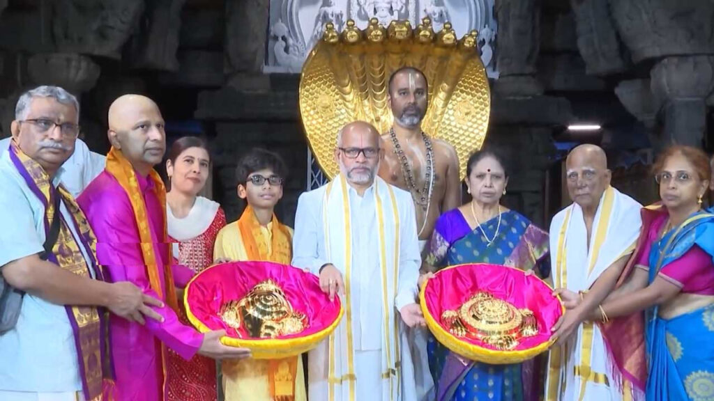 tirumala-golden-shankhachakras-donation