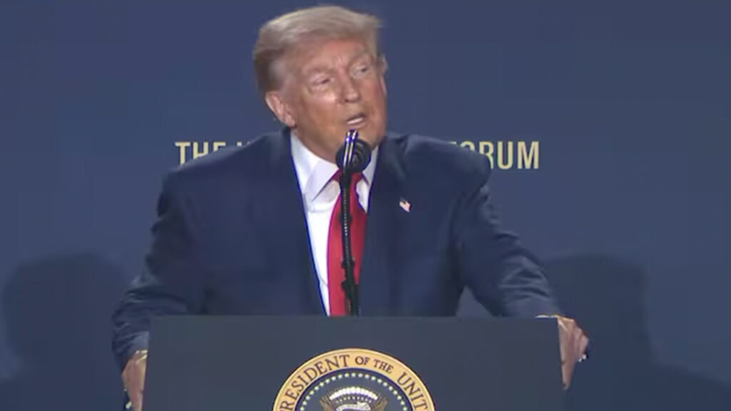 donald-trump-warns-tech-companies-against-hiring-indians