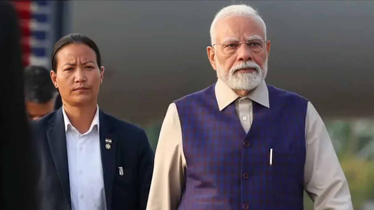 Adaso Kapesa | చరిత్ర సృష్టించిన మణిపూర్ మహిళ.. ప్రధాని మోదీ ఎస్పీజీ బృందంలో ‘అడాసో కపేసా’ Adaso Kapesa | చరిత్ర సృష్టించిన మణిపూర్ మహిళ.. ప్రధాని మోదీ ఎస్పీజీ బృందంలో ‘అడాసో కపేసా’