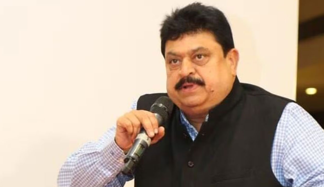 మాతో టచ్లో బీఆర్ఎస్ ఎమ్మెల్యేలు వాళ్ళు అంత బీజేపీలో చేరడం ఖాయం : రామచందర్ రావు మాతో టచ్లో బీఆర్ఎస్ ఎమ్మెల్యేలు వాళ్ళు అంత బీజేపీలో చేరడం ఖాయం : రామచందర్ రావు