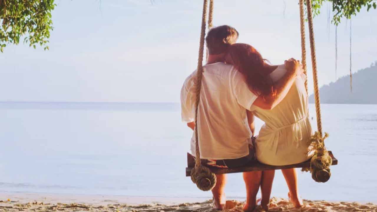 Couples Life | భార్యలో ఈ నాలుగు లక్షణాలు ఉంటే.. ప్రతి భర్త జీవితం ఆనందదాయకమే..! Couples Life | భార్యలో ఈ నాలుగు లక్షణాలు ఉంటే.. ప్రతి భర్త జీవితం ఆనందదాయకమే..!