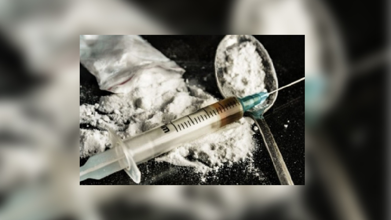 జూనియర్లకు డ్రగ్స్​ అలవాటు చేసిన సీనియర్ మెడికోలు