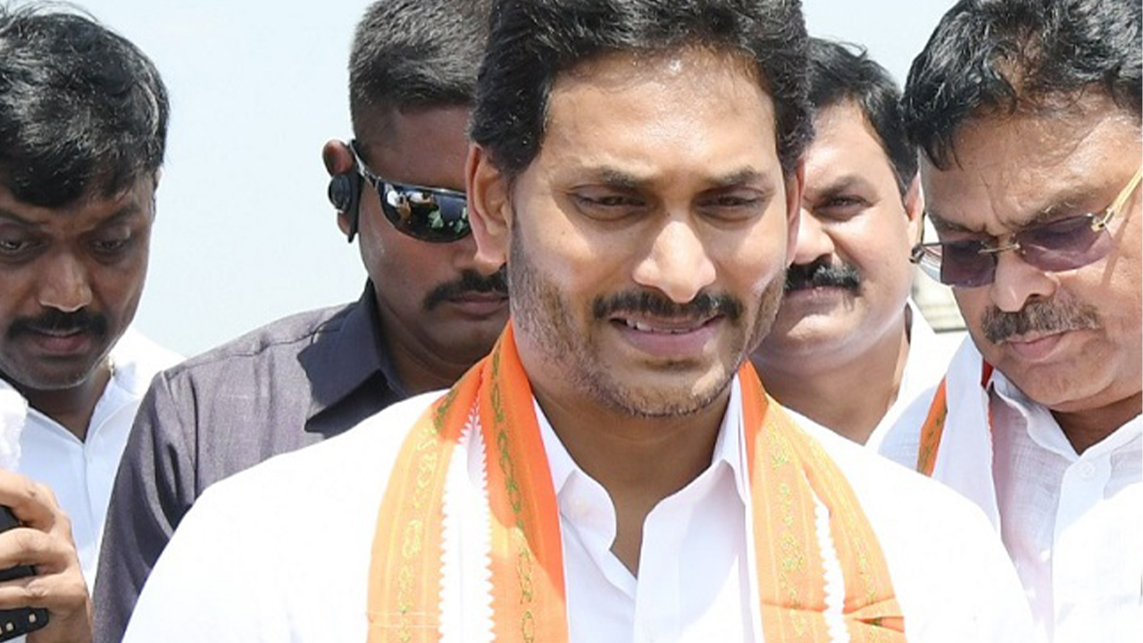 TTD : డిక్లరేషన్ ఇవ్వకుంటే అనుమతించం TTD : డిక్లరేషన్ ఇవ్వకుంటే అనుమతించం