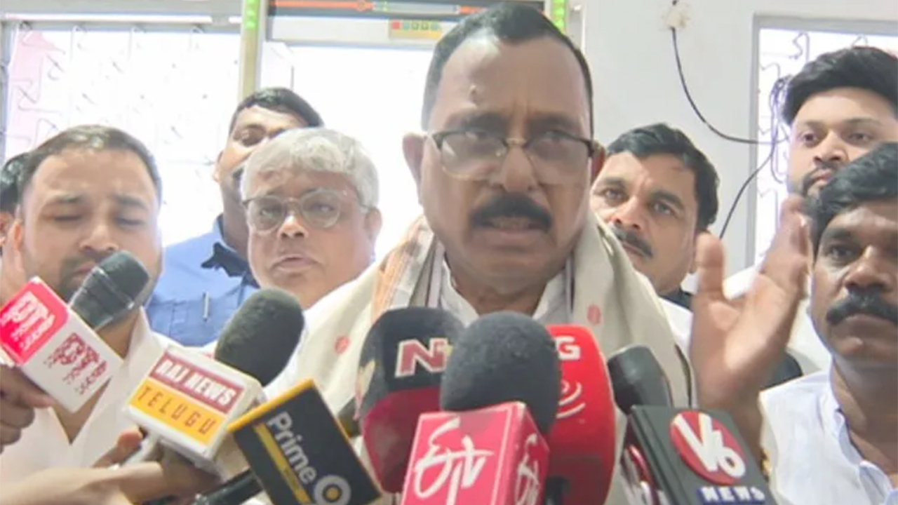 క్రమశిక్షణా కమిటీ ఛైర్మన్ మల్లు రవి : రాజగోపాల్ రెడ్డి అంశం మంగళవారం చర్చిస్తాం క్రమశిక్షణా కమిటీ ఛైర్మన్ మల్లు రవి : రాజగోపాల్ రెడ్డి అంశం మంగళవారం చర్చిస్తాం