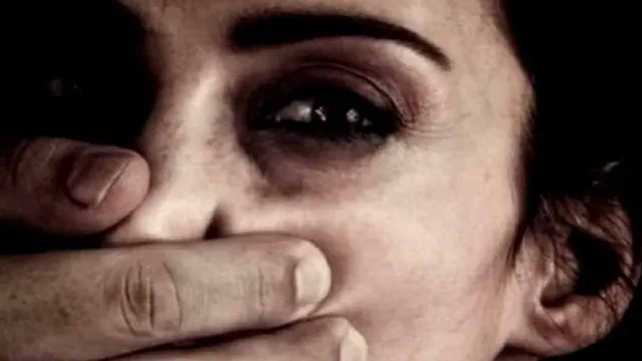 Mother Molest | వివాహేతర సంబంధానికి శిక్షగా.. 65 ఏండ్ల తల్లిపై కుమారుడి లైంగికదాడి.. Mother Molest | వివాహేతర సంబంధానికి శిక్షగా.. 65 ఏండ్ల తల్లిపై కుమారుడి లైంగికదాడి..