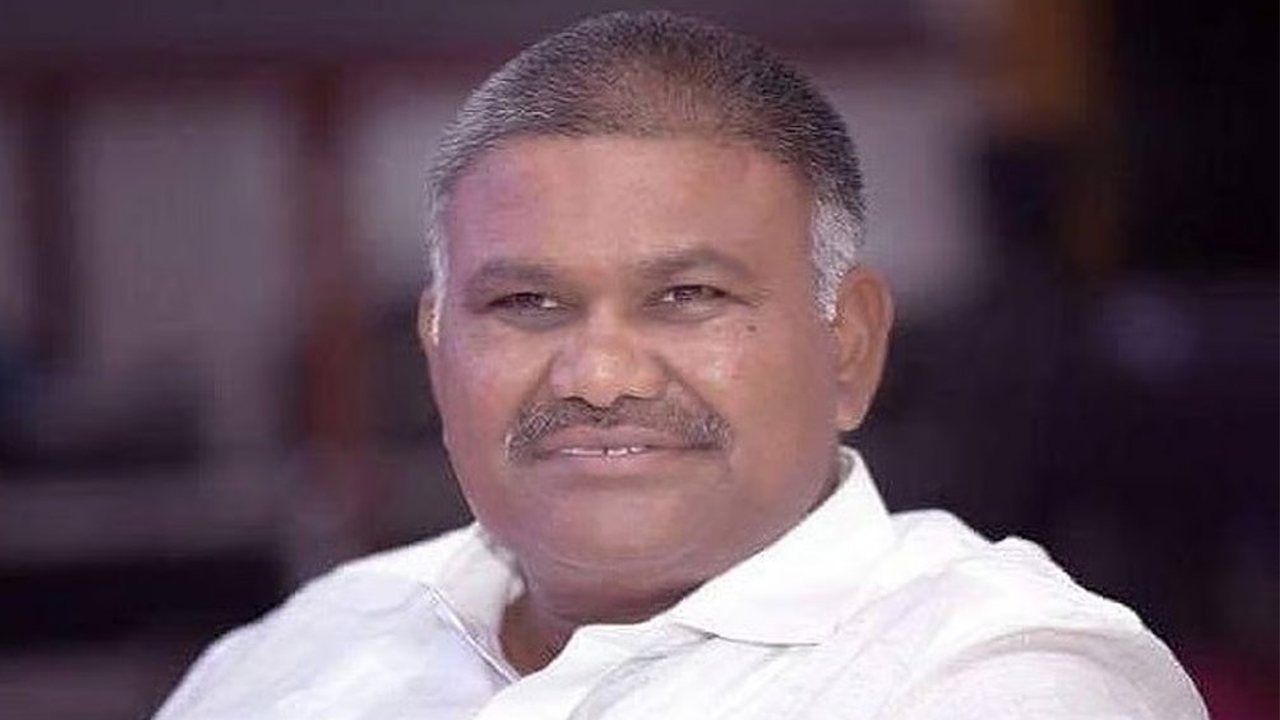 Kethi Reddy Pedda Reddy : తాడిపత్రి వెళ్లేందుకు.. పెద్దారెడ్డికి సుప్రీంకోర్టు గ్రీన్ సిగ్నల్ Kethi Reddy Pedda Reddy : తాడిపత్రి వెళ్లేందుకు.. పెద్దారెడ్డికి సుప్రీంకోర్టు గ్రీన్ సిగ్నల్