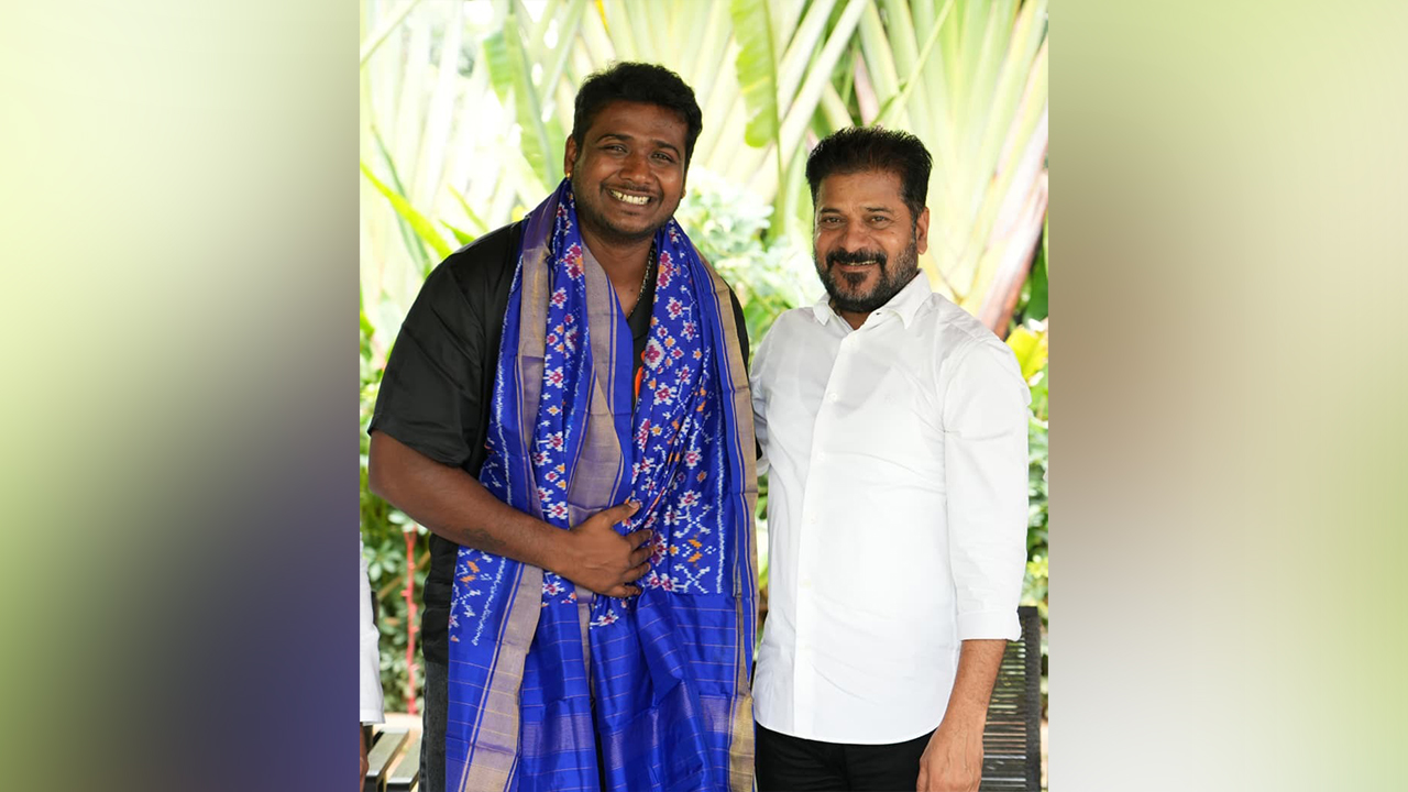 Rahul Sipligunj : సీఎం రేవంత్ రెడ్డిని కలిసిన సింగర్ రాహుల్ సిప్లిగంజ్ Rahul Sipligunj : సీఎం రేవంత్ రెడ్డిని కలిసిన సింగర్ రాహుల్ సిప్లిగంజ్