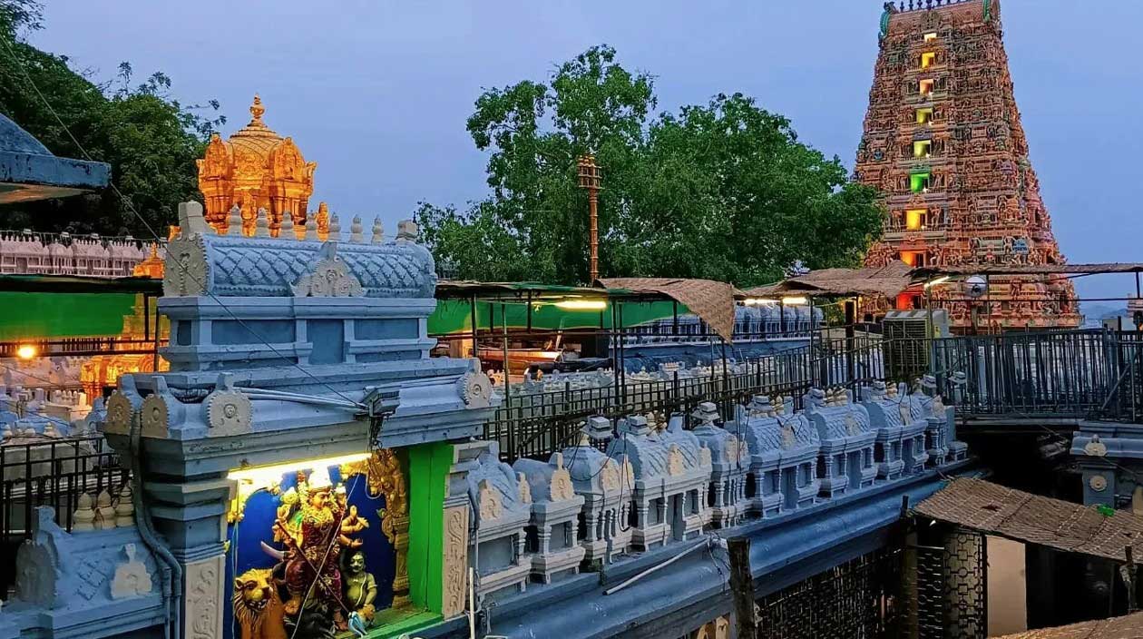 Vijayawada Kanaka Durga Temple| విజయవాడ కనకదుర్గా ఆలయంలో నేటి నుంచి నూతన నిబంధనలు Vijayawada Kanaka Durga Temple| విజయవాడ కనకదుర్గా ఆలయంలో నేటి నుంచి నూతన నిబంధనలు